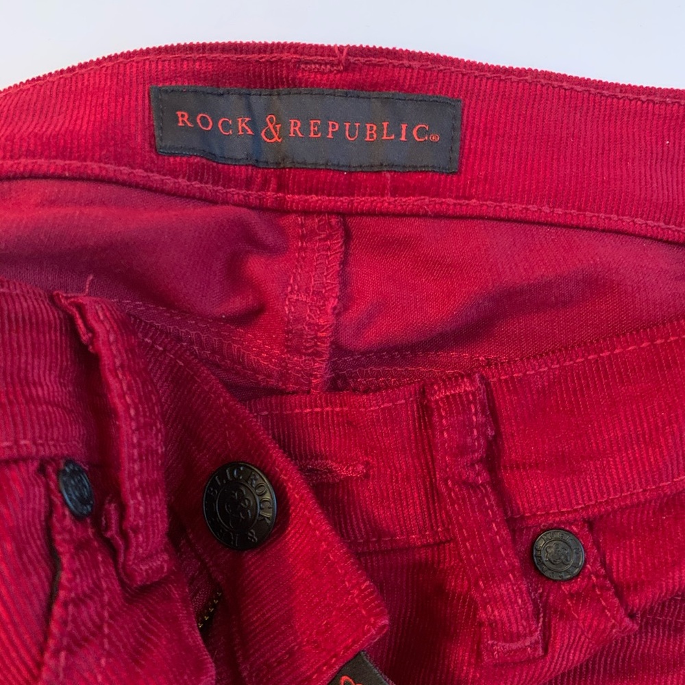 Red pants - Picture 2 of 3